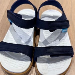 Native sandals size 8 toddler